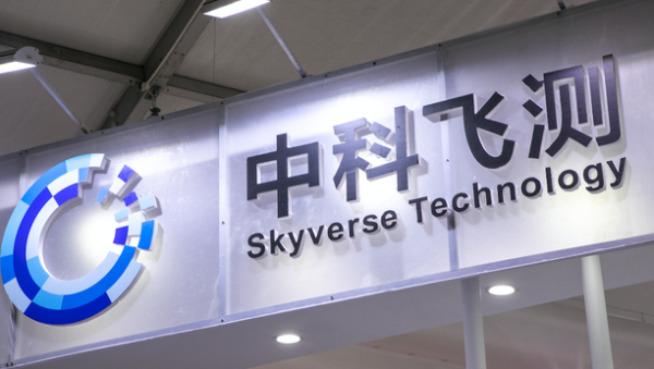 融丰配资 鸿铭股份：设备中使用的工业机器人机器臂来源于外部采购